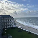 Chateau Vue Piscine Apartament