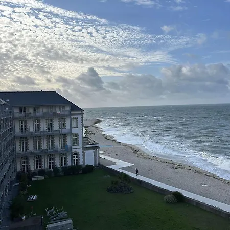 Chateau Vue Piscine Apartament