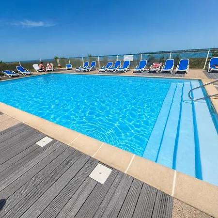 Face Saint Goustan Piscine * Le Croisic
