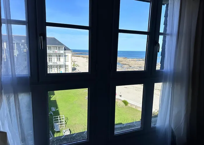 Château Vue Piscine Appartement *