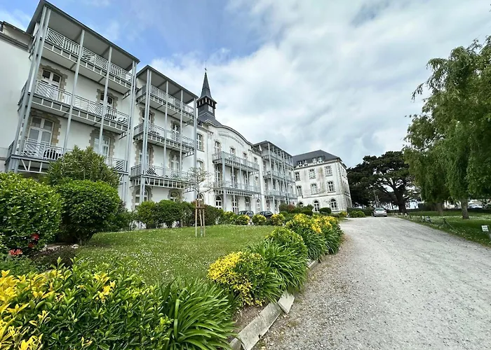 Château Vue Piscine * Le Croisic